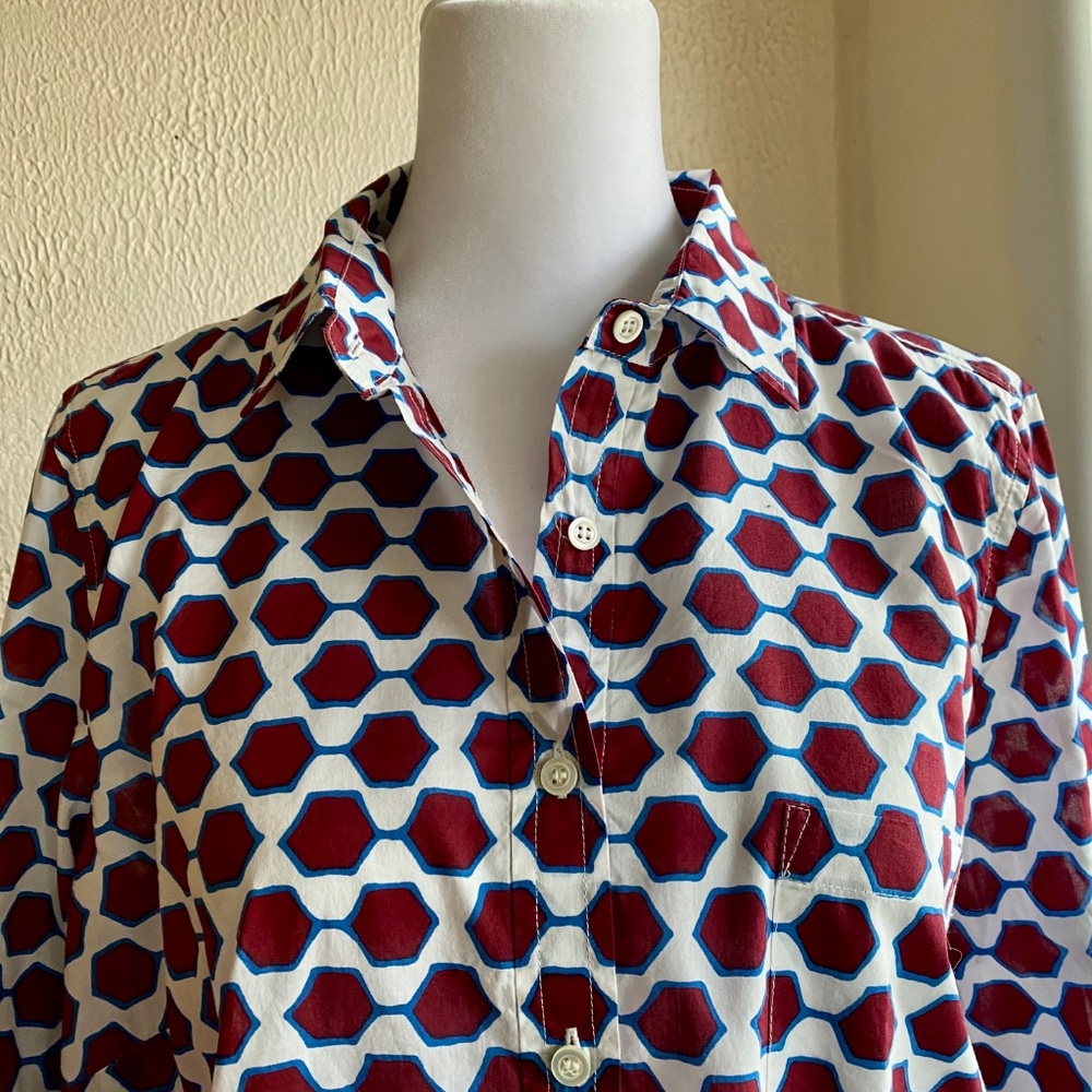 J. Crew cotton popover shirt in burgundy & blue hex pattern on white Size 6 - Picture 7 of 13